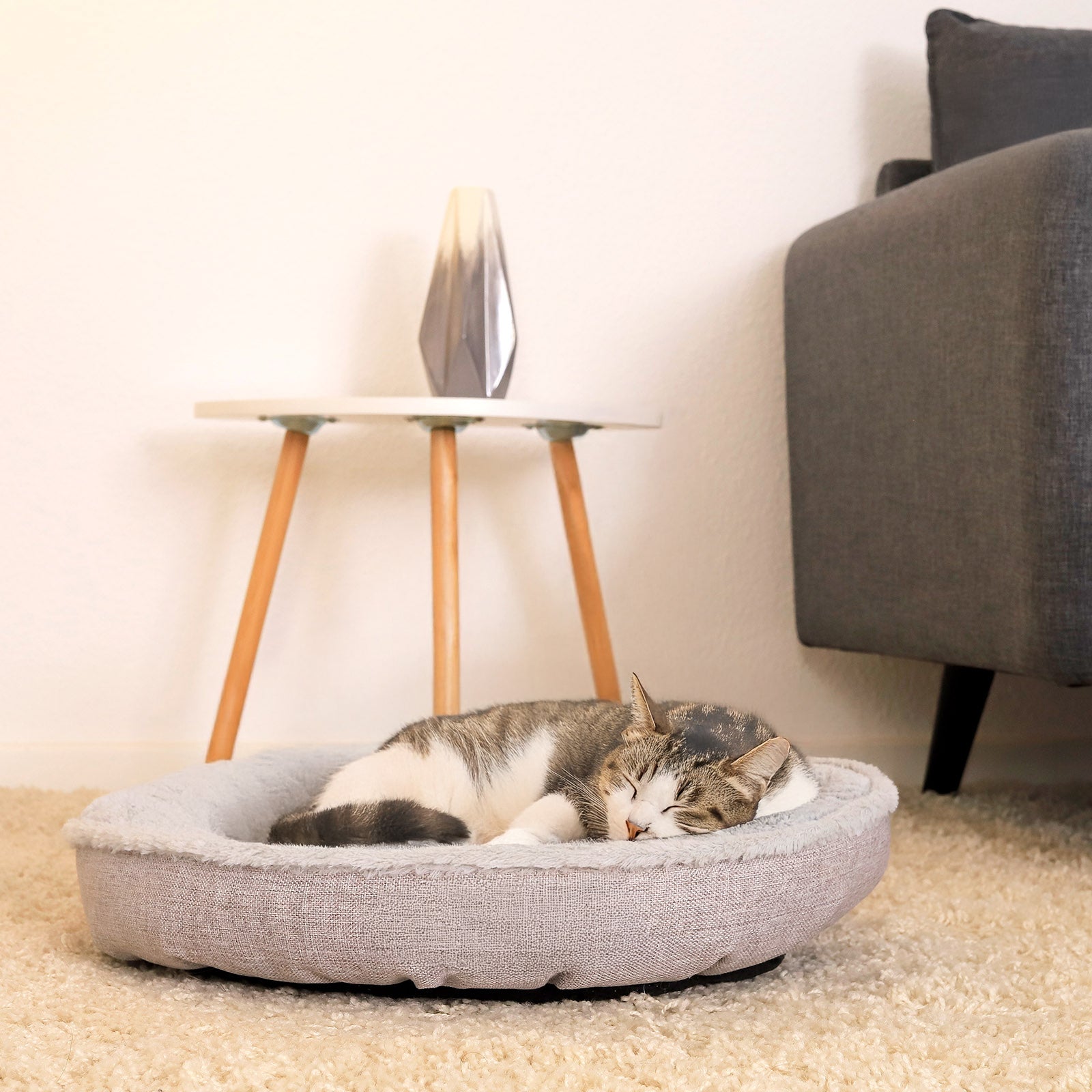 Cama para gatos con forma de donut de felpa