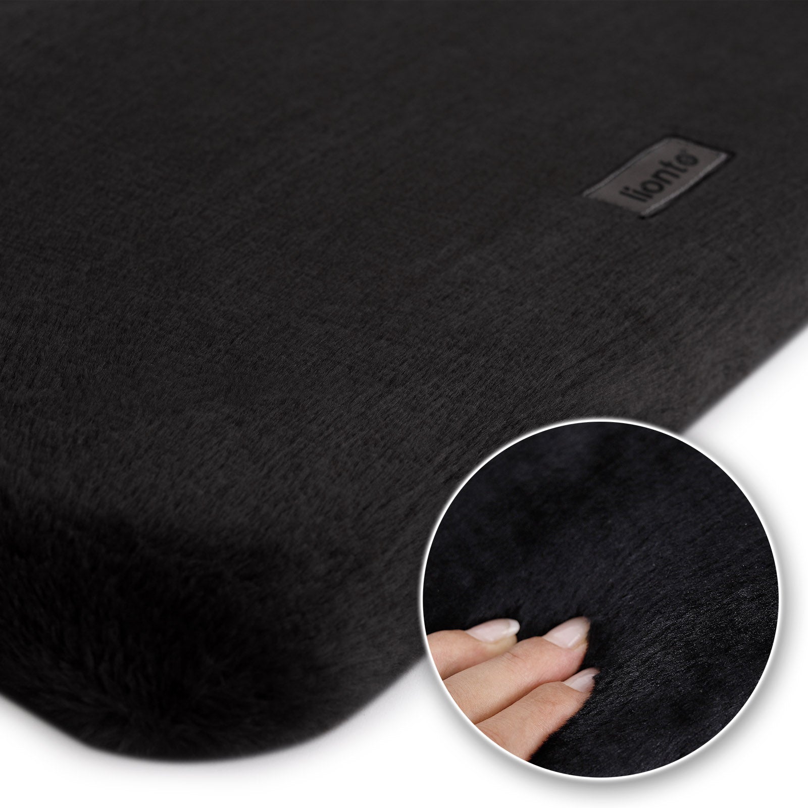 Tumbona para gatos en el alféizar de la ventana