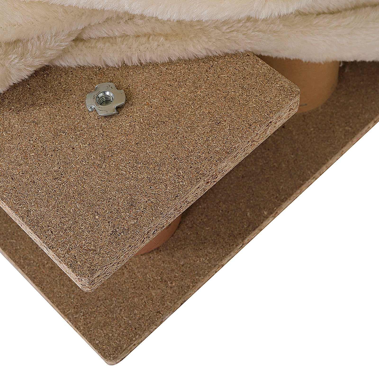 Spanplatten-Stufe der Treppe ohne Bezug