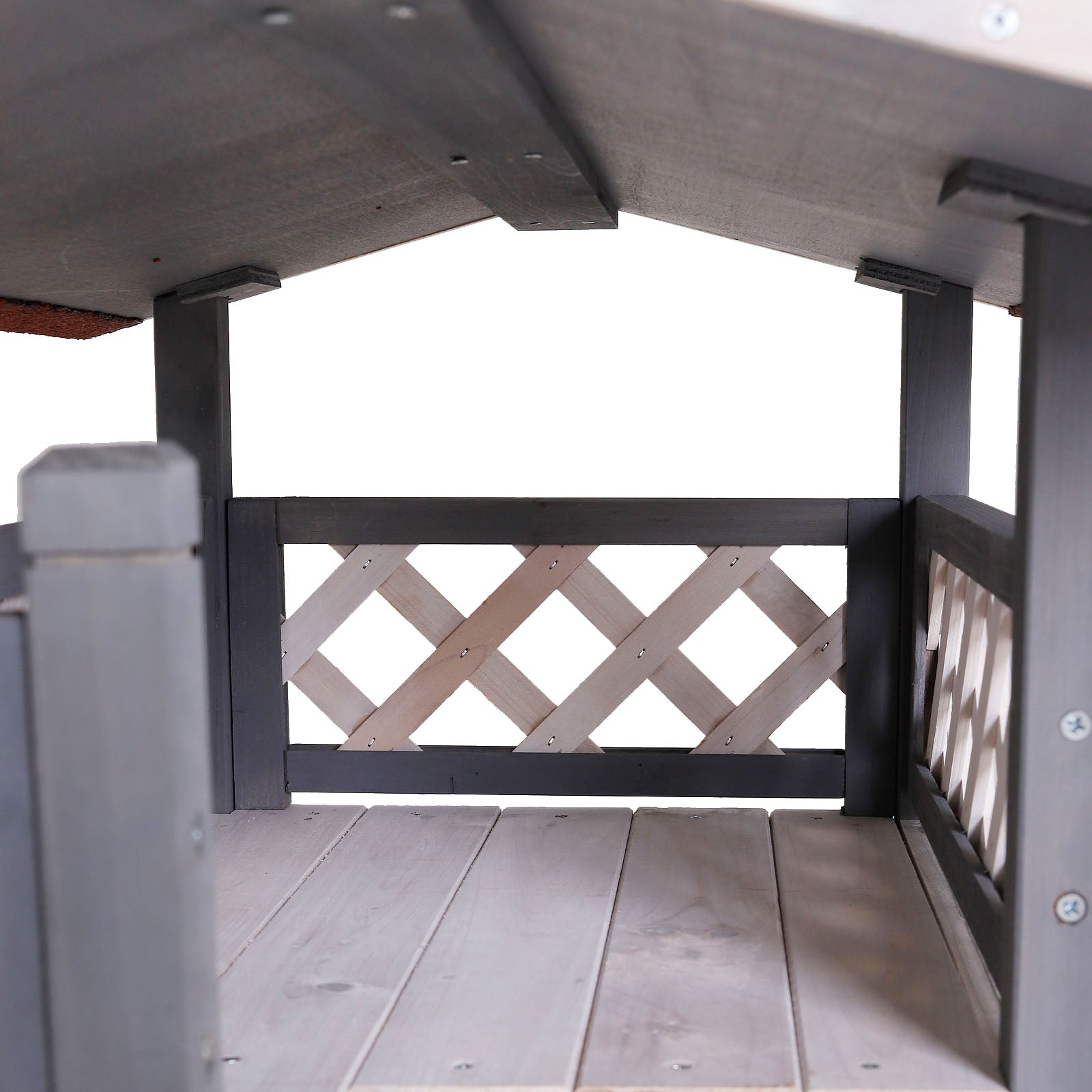Casa para gatos de madera con terraza y escaleras